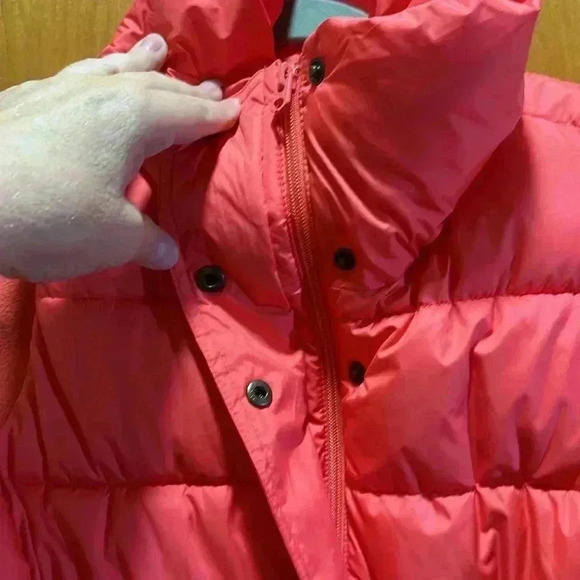 Old Navy puffer vest size large - Picture 3 of 7